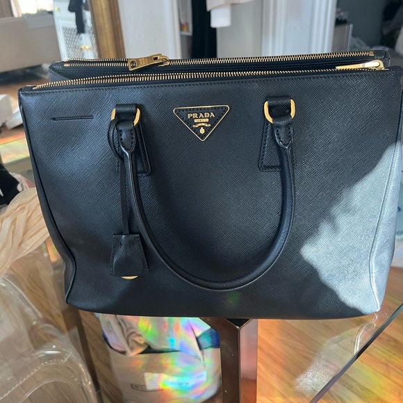 Authentic Prada black and gold Saffiano tote bag with tags,receipt and box โจ๐ - Picture 5 of 16